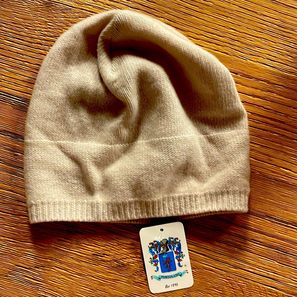 NWT 100% cashmere Portolano beanie